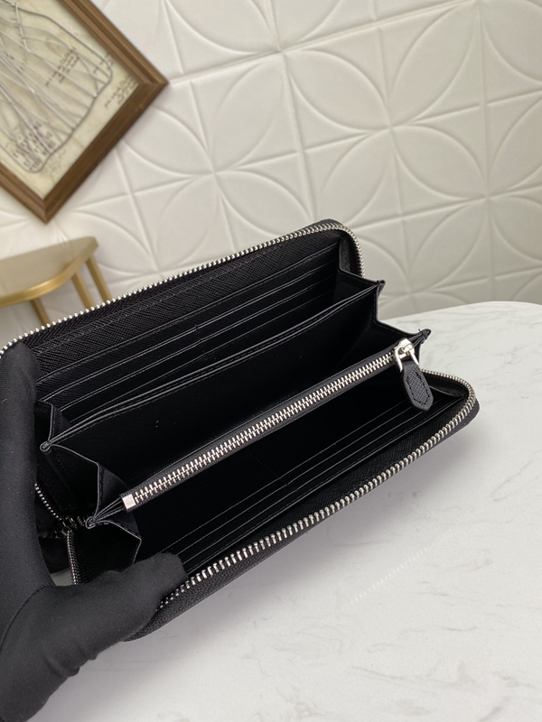 プラダ財布コピー角部分ディテール